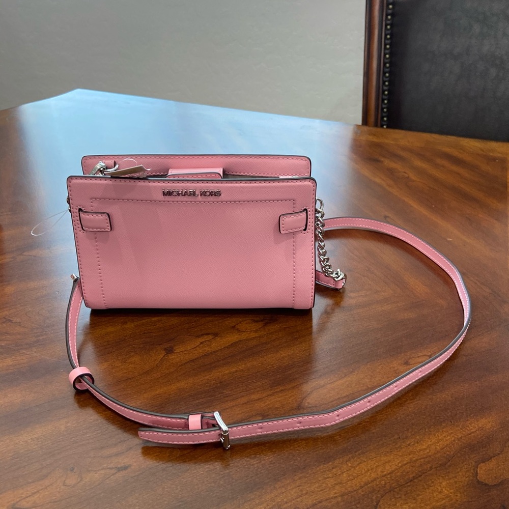 Micheal kore crossbody